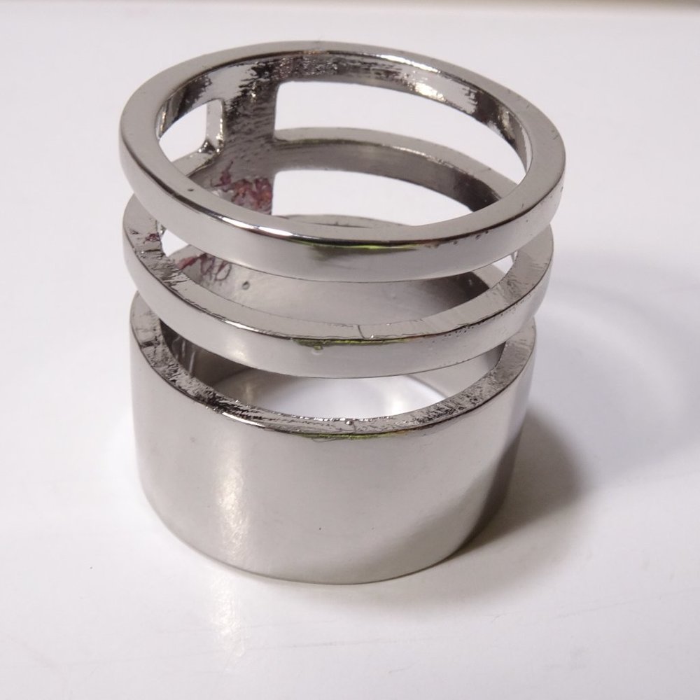 Banana Republic Silver Three Row Band Ring Sz 6 7 NWT 48